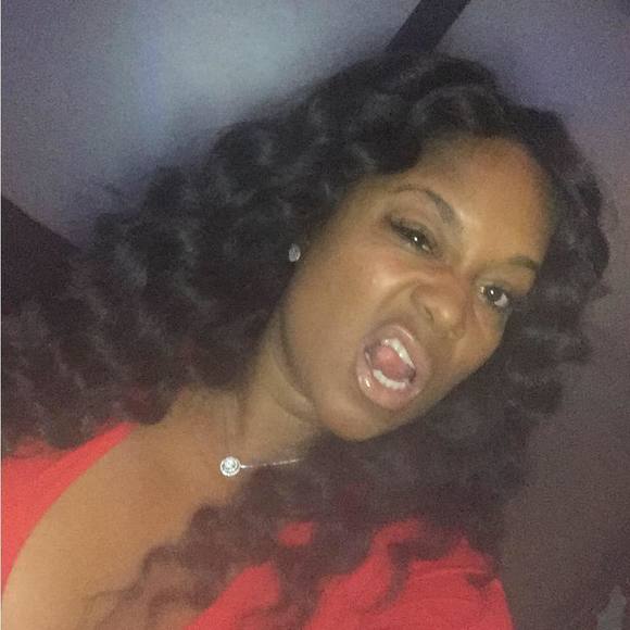 Meet your Posher, Tia - Picture 1 of 1